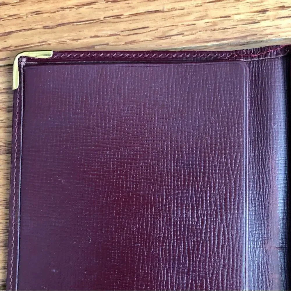 Cartier bifold mustline